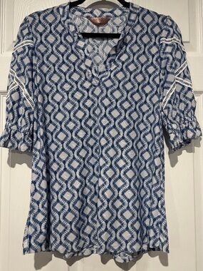 Amiana Blue & White Geometric Tunic Top